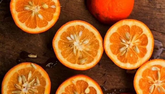 خواص این میوه نارنجی که اکسیر جوانی و لاغری است