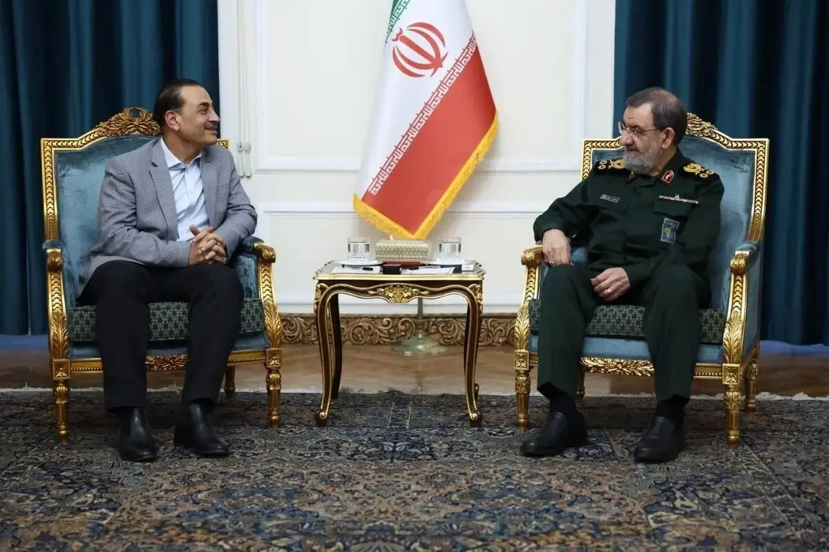 محس رضایی: ذره‌ای از مواد هسته‌ای غنی شده از ایران خارج نخواهد شد