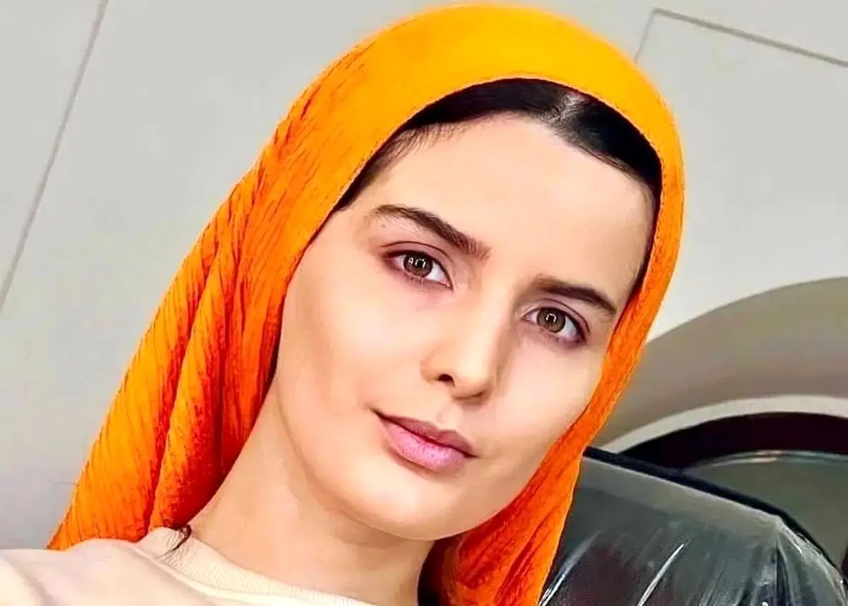 زیبایی چهره وصف نشدنی غزاله اکرمی در تیپ نارنجی؛ بیوگرافی بازیگر سوجان و جریان خودکشی