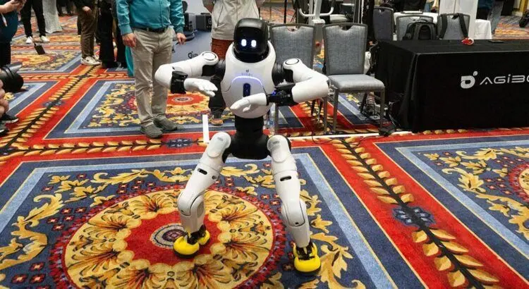 ربات‌های Agibot می‌رقصند و مسیریابی می‌کنند!
