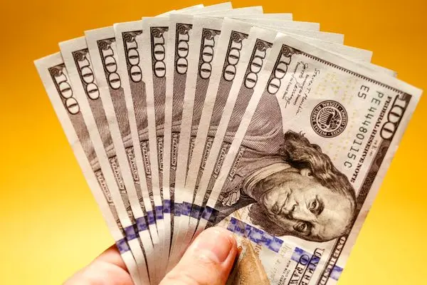 پیش بینی قیمت دلار در بازار آزاد روز سه شنبه ۲۱ مرداد ۱۴۰۴ | قیمت دلار گران می شود؟