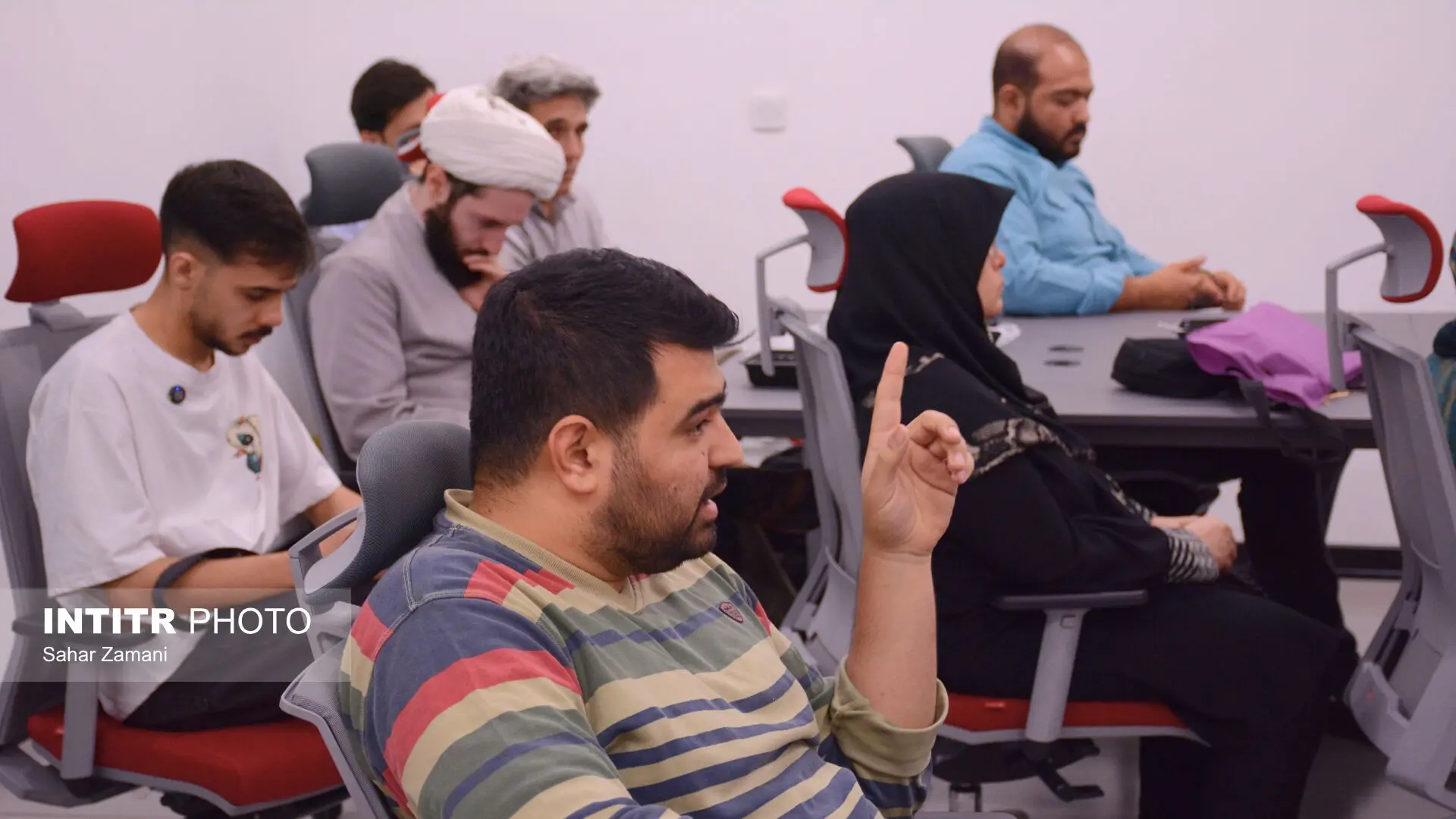 گزارش تصویری نشست «پیروز منفور یا بازنده عزیز»