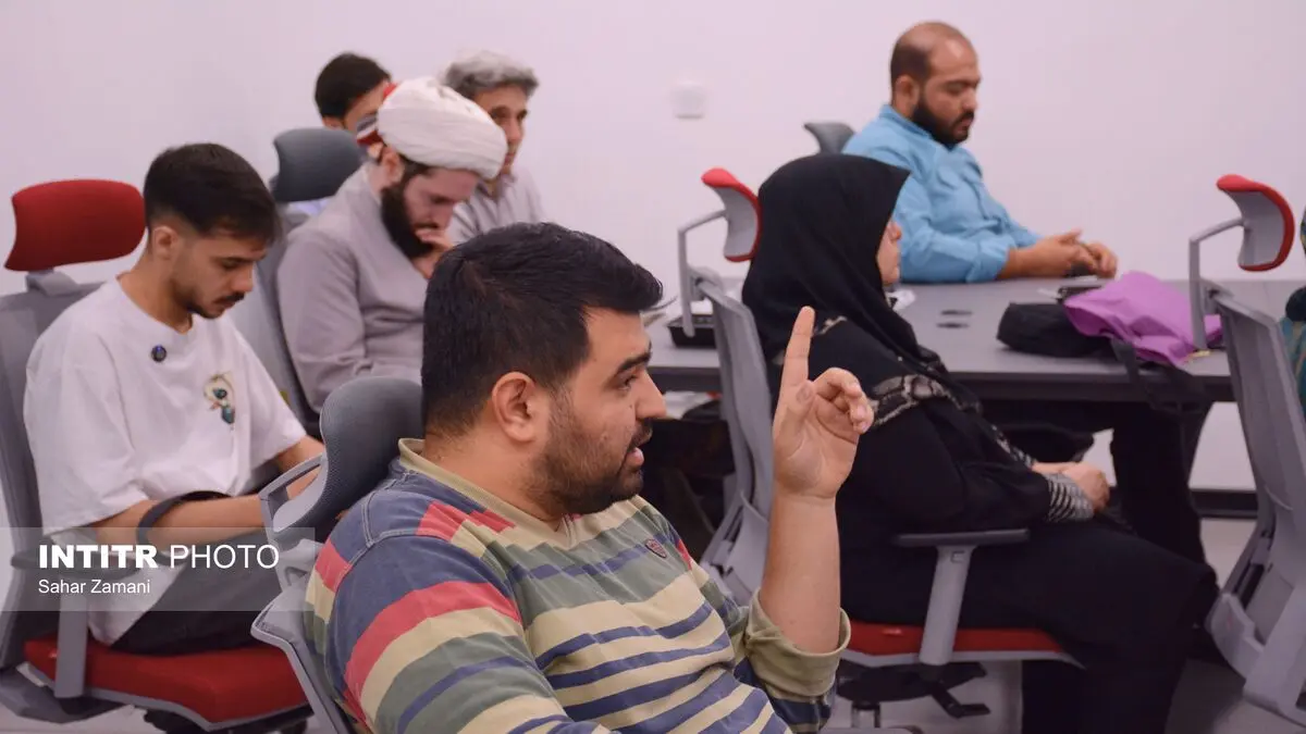 گزارش تصویری نشست «پیروز منفور یا بازنده عزیز»