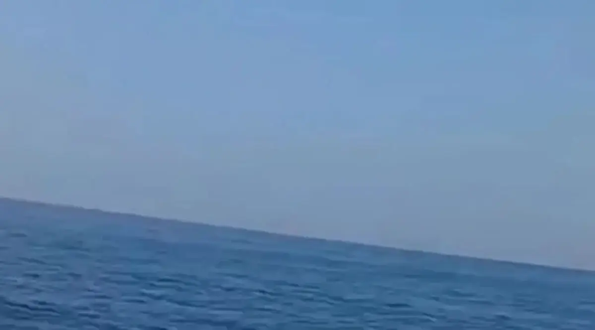 انفجار ۳ نفتکش هنگام عبور از مسیر غیرمجاز تنگه هرمز