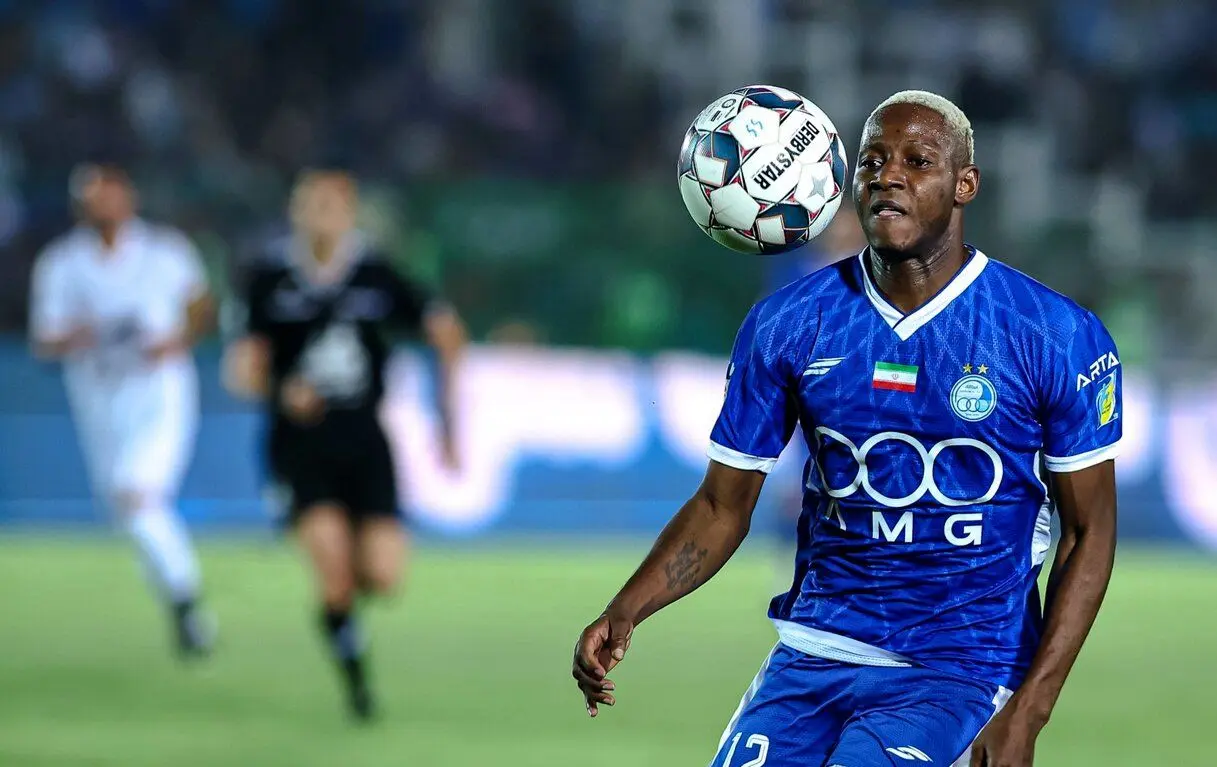 بازیکن استقلال خطاب به ساپینتو؛ این مدل بازی کردن به درد من نمی‌خورد | دارم ضعیف‌تر می‌شوم!