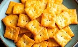 چگونه کراکرها باعث پوسیدگی دندانها می‌شوند؟