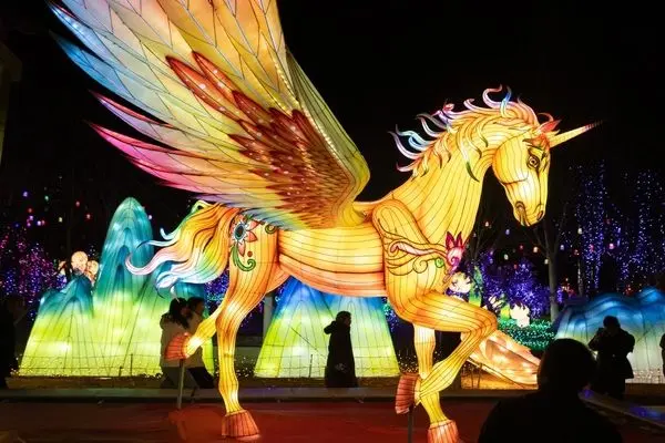 امید پکن به رونق اقتصادی با آغاز بزرگ‌ترین مهاجرت سالانه جهان در سال نو قمری