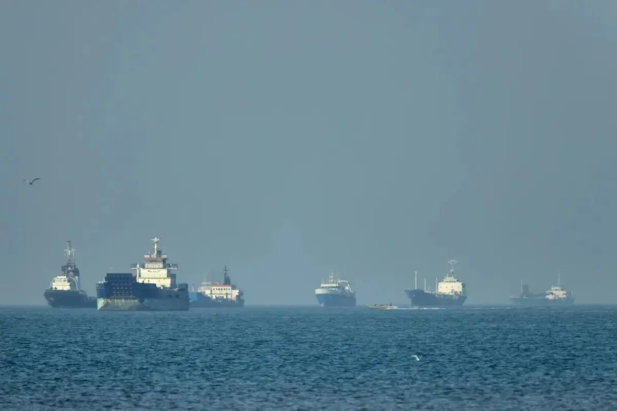 ابهام تردد در تنگه هرمز همچنان ادامه دارد