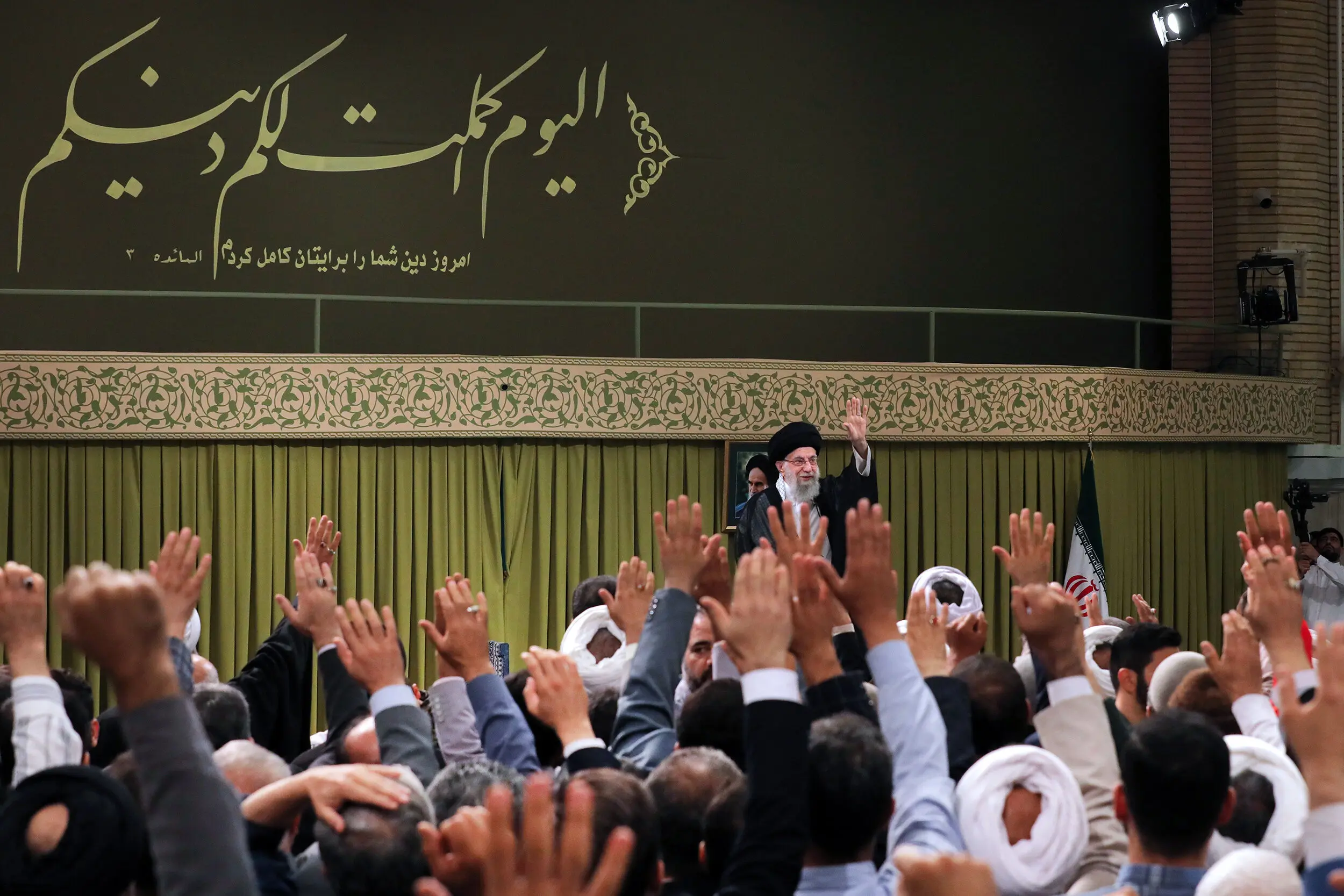 دیدار مردمی رهبر انقلاب در آستانه انتخابات ریاست جمهوری چهاردهم در سالروز عید غدیر