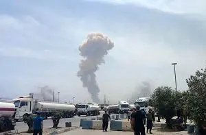 روایت تکان‌دهنده یک راننده کامیون از صحنه انفجار بندررجایی؛ وقتی بیدار شدم جنازه و دست و پا دیدم، عین باران تیکه‌های آهن می‌بارید... + ویدئو
