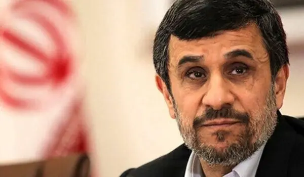 خبر فوری؛ حضور احمدی نژاد در مراسم تشییع رهبر شهید انقلاب پس از اخبار ترور او + عکس