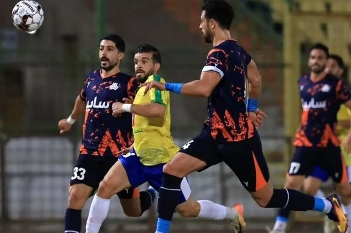 پوستر عجیب نیروی زمینی برای بازی با سایپا؛ تانکی که پراید را هدف گرفت + تصویر