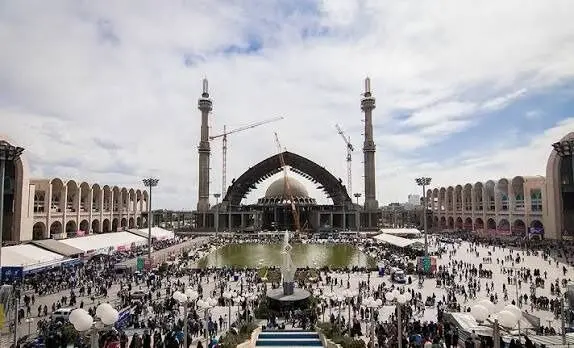 ظرفیت مصلی تهران چقدر است؟