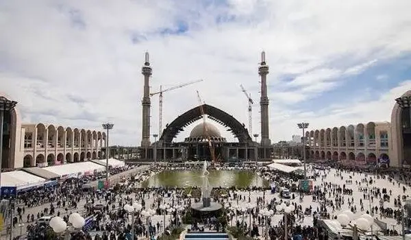 ظرفیت مصلی تهران چقدر است؟