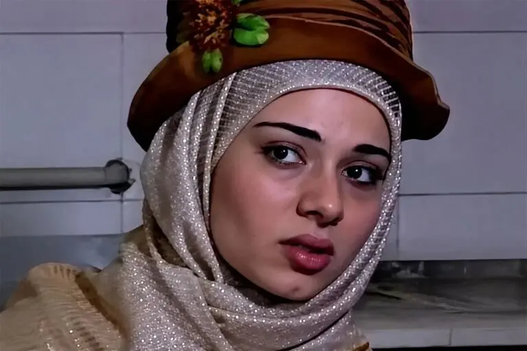 آناهیتا آزادپروربازیگر نقش لیلا در سریال خاله خانم  کیست؟+ سوابق و زندگی شخصی