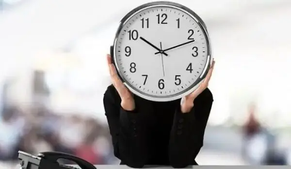 شمارش معکوس برای تغییر ساعت کاری ادارات شهریور ۱۴۰۵ | ساعت کاری جدید کی اعلام می‌شود؟