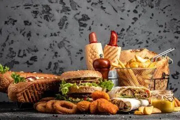 چرا بعد از خوردن غذاهای پرچرب دچار سردرد می‌شویم؟