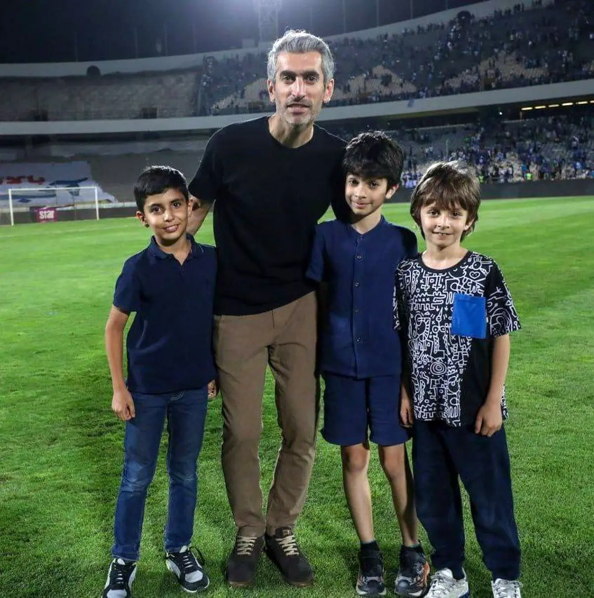 شادی جباری با فرزندانش پس از رسیدن به فینال