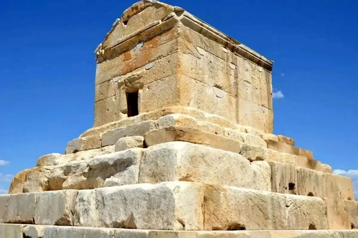 چرا روز کوروش در تقویم ثبت نشده است؟