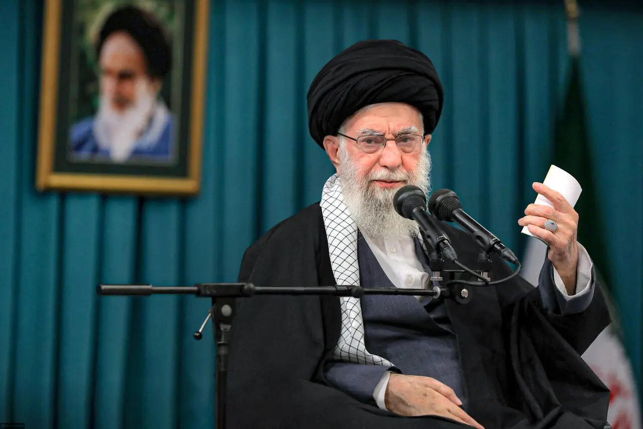 پخش زنده دیدار جمعی از فرماندهان نیروی هوایی با رهبر انقلاب امروز ۱۹ بهمن ۱۴۰۳ + تماشای آنلاین