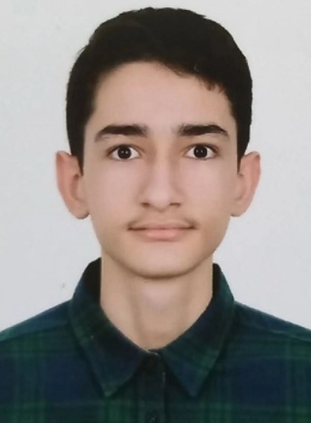 بیوگرافی آریا ابراهیمی، رتبه ۱ کنکور ریاضی ۱۴۰۴ بدون کلاس کنکور