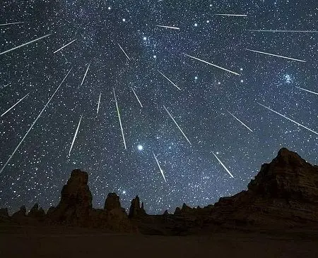 ساعت دقیق بارش شهابی جباری در آسمان ایران