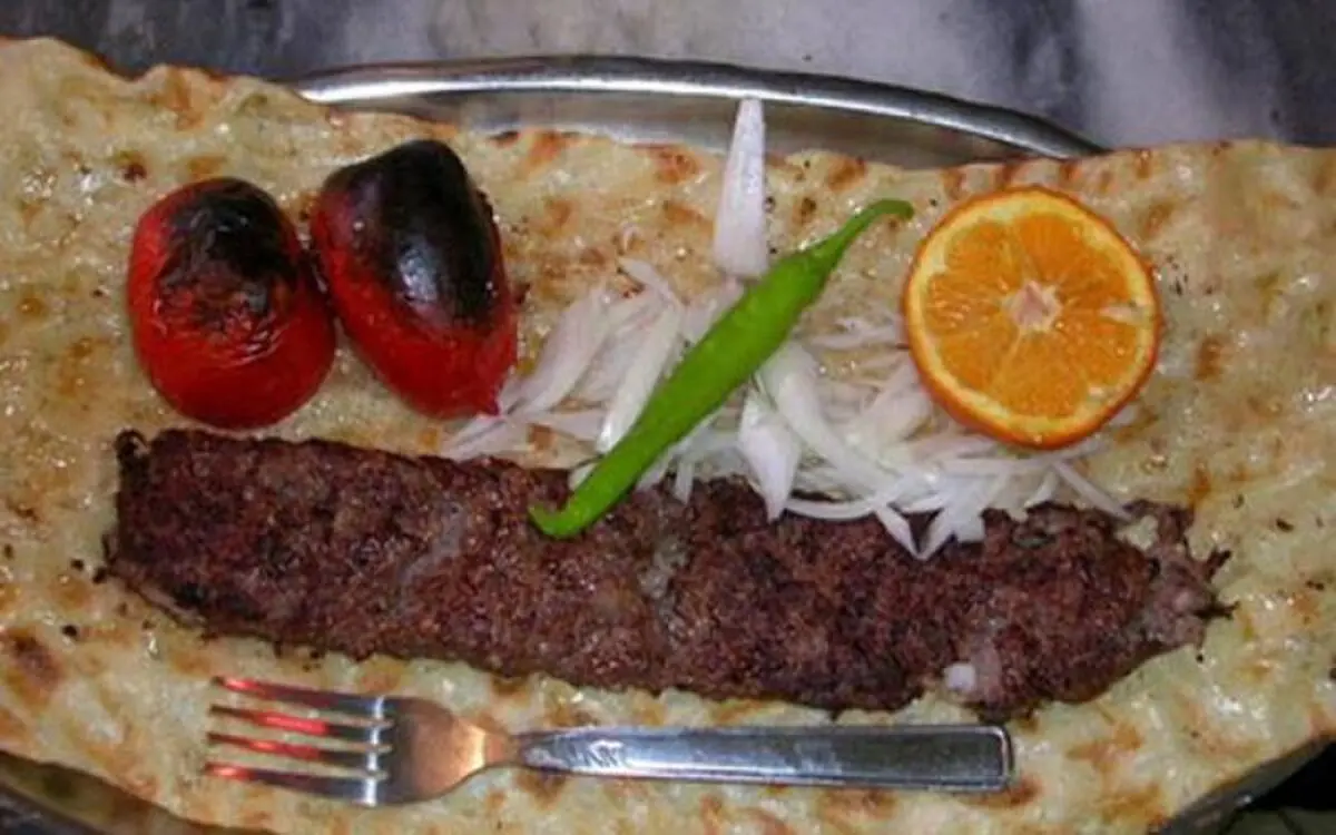 حقوق کارگران چلوکبابی در ۵۰ سال پیش چقدر بود؟ + تصویر