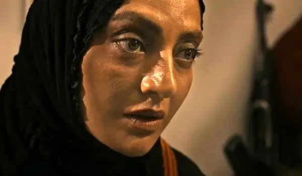 سفر در زمان؛ «الهام» سریال بیگانگان روی صحنه یک نمایش؛ سال 1401