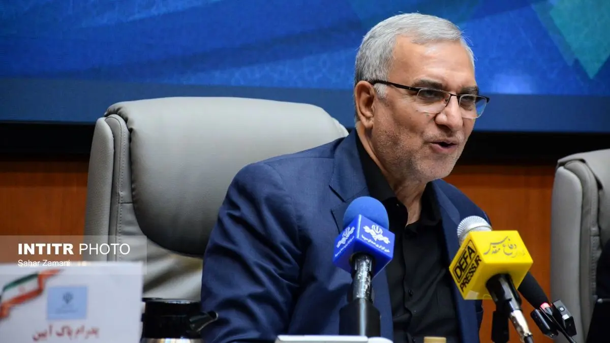 وزیر بهداشت: اگر تا ۶ سال آینده نتوانیم جمعیت را ترمیم کنیم، به سمت سالمندی پیش خواهیم رفت