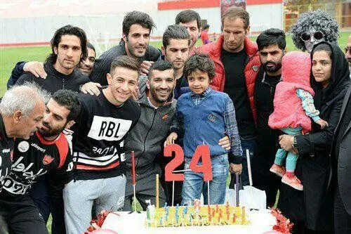جشن تولد هادی نوروزی در برنامه "ماه تمام"