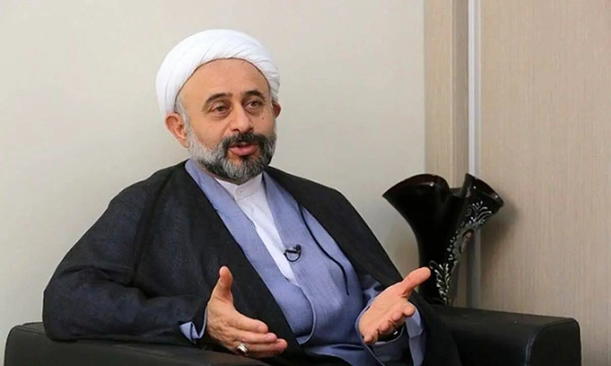 نقویان: استادان عالم و به درد بخور را بیرون بریزید، در و دیوار دانشگاه که ارزشی ندارد | هر که زور پیدا کرده زور گفته و ظلم کرده است