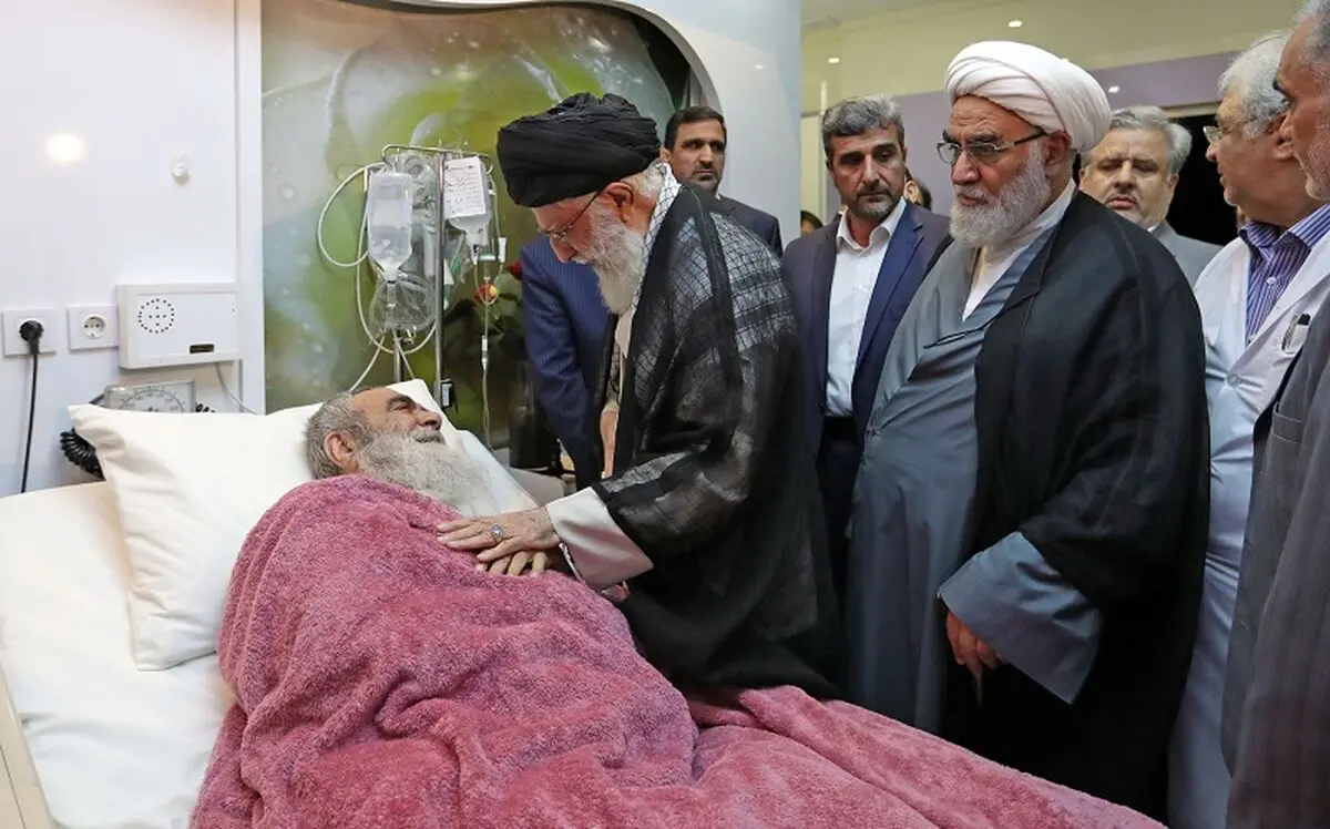 رهبر انقلاب اسلامی از آیت الله مظاهری عیادت کردند +تصویر