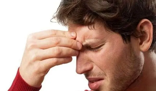 چه عواملی سردرد‌های میگرنی را تشدید می کند؟