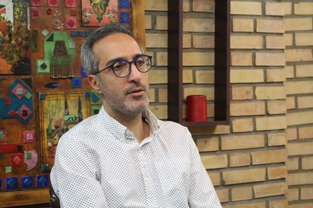 امیرمهدی ژوله: تصویر آن سرباز دست‌وپاداده خیره به روبه‌رو، از جلوی چشمم نمی‌رود