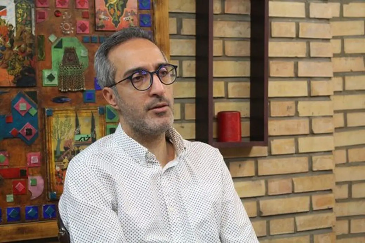 امیرمهدی ژوله: تصویر آن سرباز دست‌وپاداده خیره به روبه‌رو، از جلوی چشمم نمی‌رود