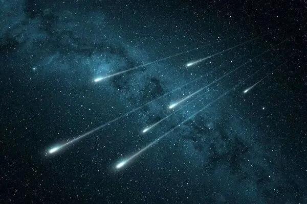 تاریخ دقیق بارش شهابی جبّاری در مهر ۱۴۰۴ + جدول زمان‌بندی اوج بارش شهابی در شهرهای ایران