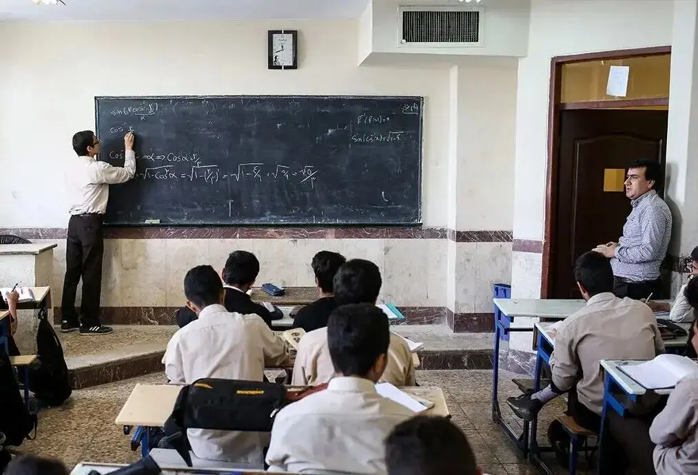 وجود ۸۰۰ مدرسه قدیمی در تهران | ۴۰ درصد رتبه برترهای کنکور تهرانی هستند