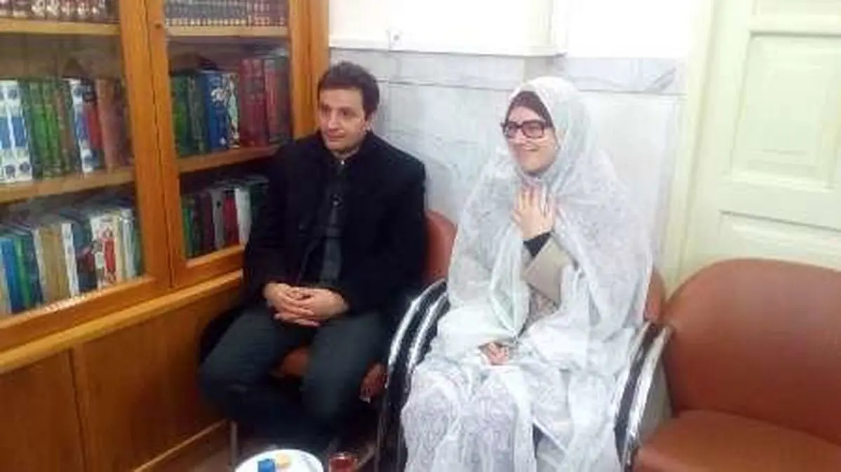 بانوی ایتالیایی در حرم امام رضا (ع) مسلمان شد +تصویر