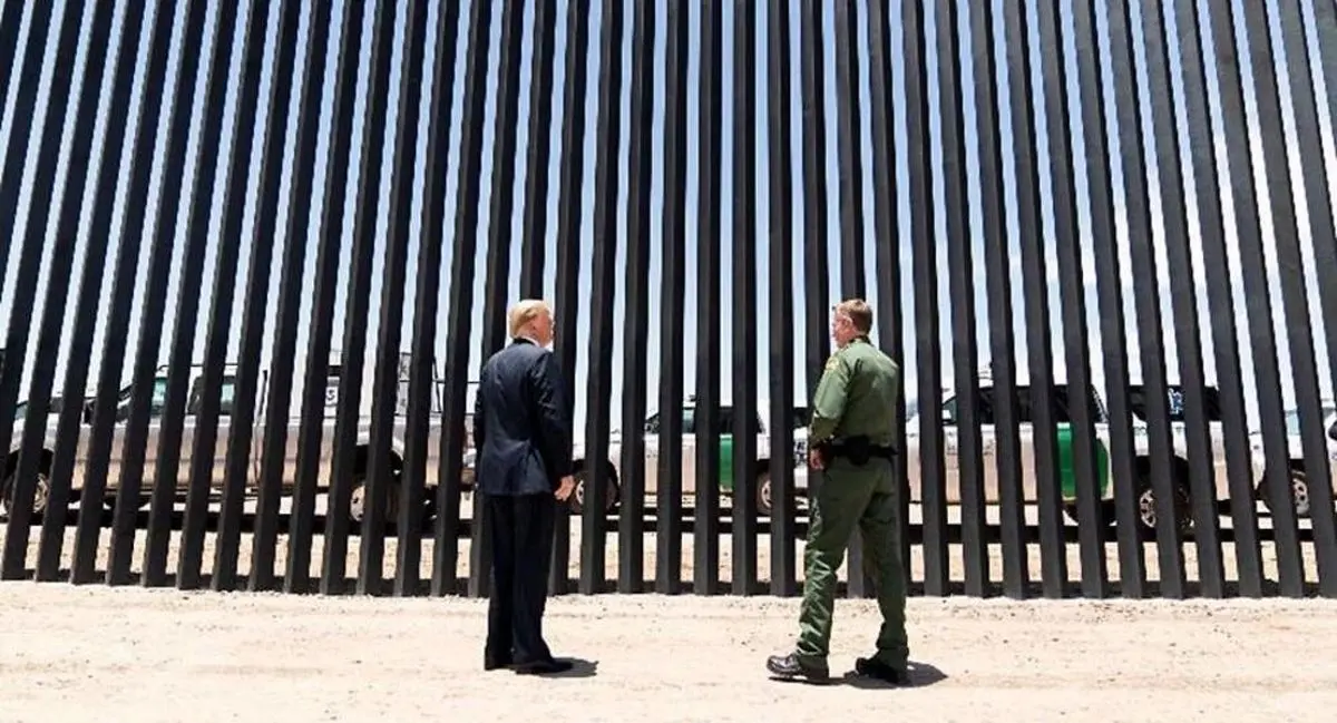 بازدید ترامپ از دیوار مرزی با مکزیک + تصویر