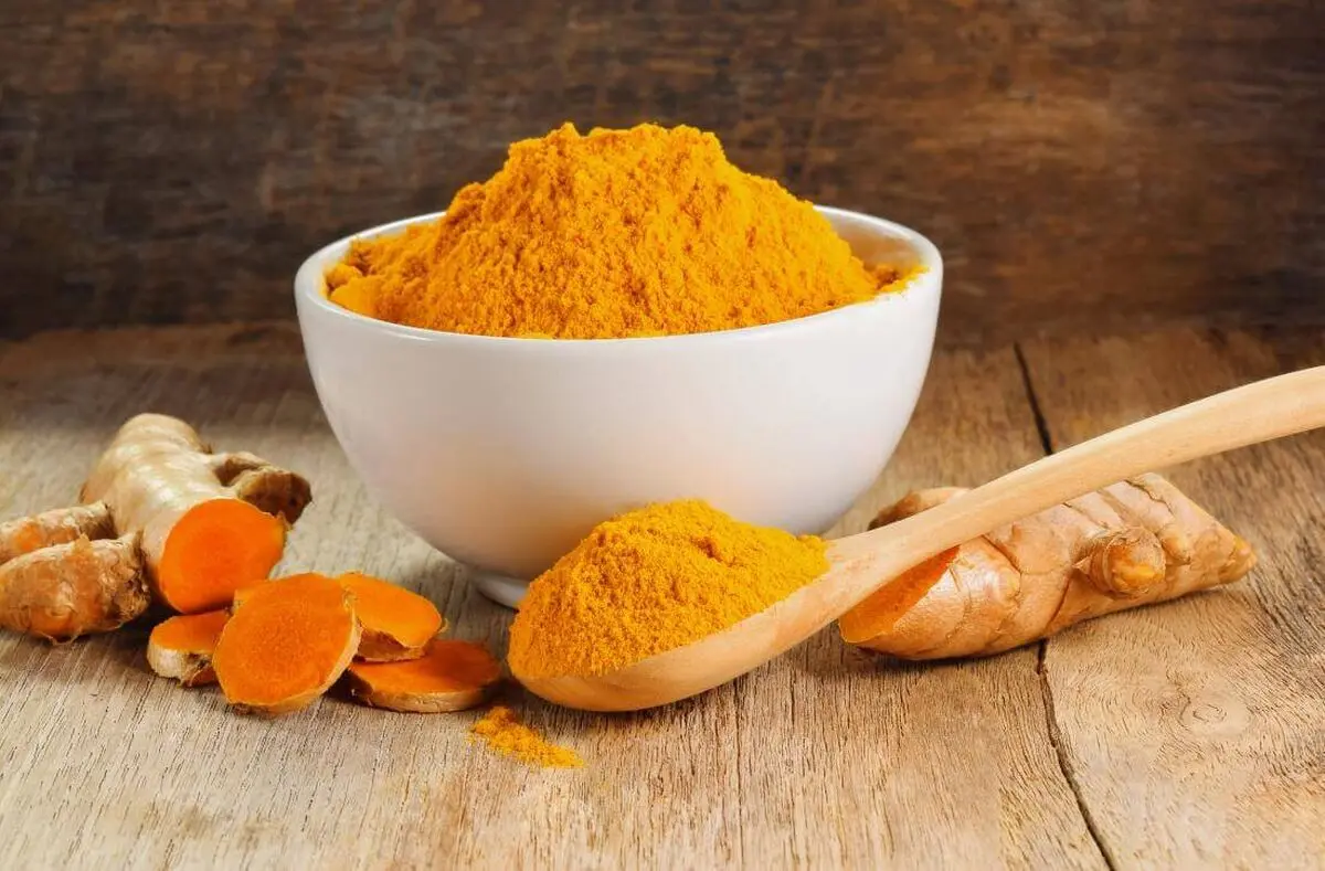 زردچوبه به کمک بیماران کرونایی می آید