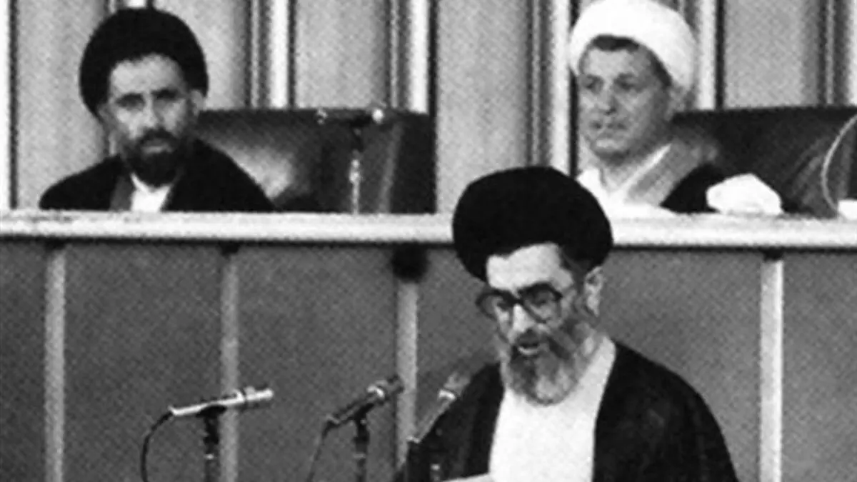 در جلسه فوق العاده مجلس خبرگان چند نفر به رهبری آیت الله خامنه‌ای رأی مثبت دادند؟