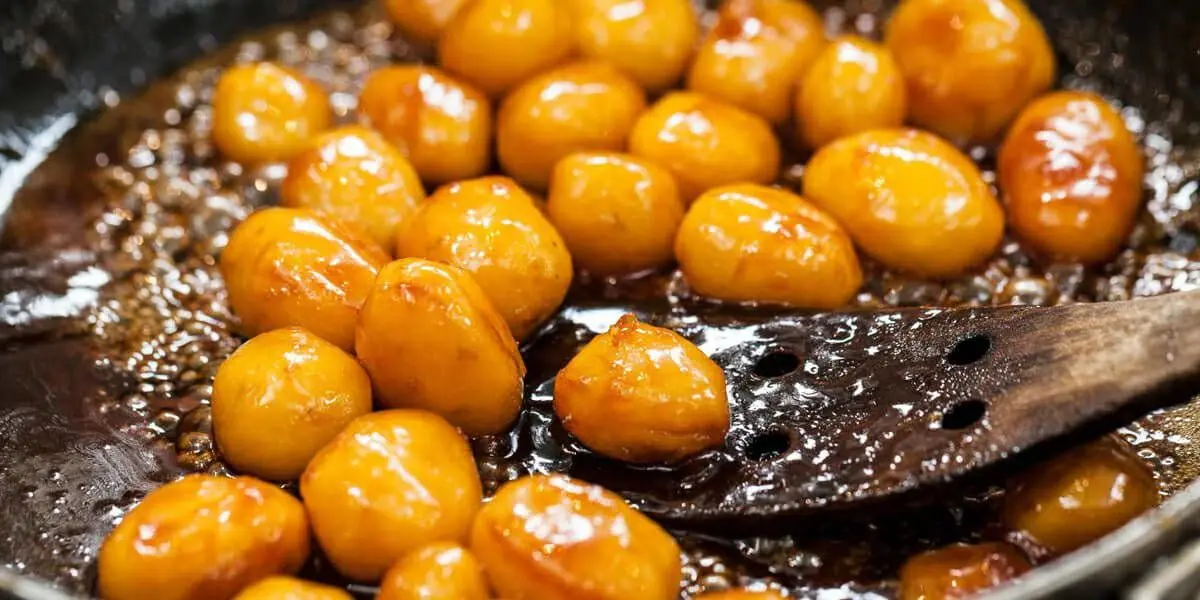 طرز تهیه سیب زمینی کاراملی متفاوت و خوشمزه