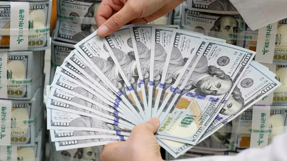 دستگیری ۱۰۰ نفر از دلالان ارزی در تهران