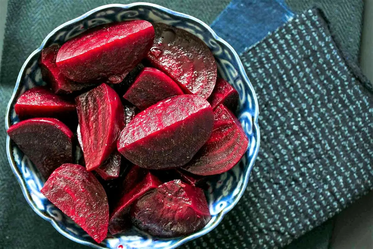 چطور لبوی داغ و قرمز درست کنیم؟