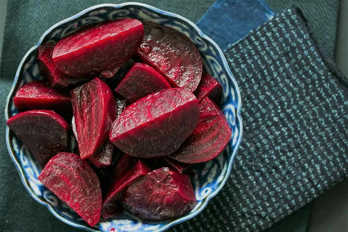 چطور لبوی داغ و قرمز درست کنیم؟