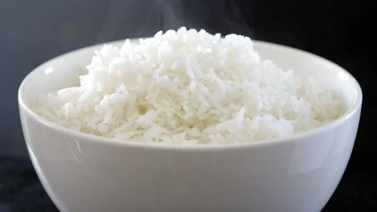 در فصل سرد سال هم برنج پخته مانده نخورید