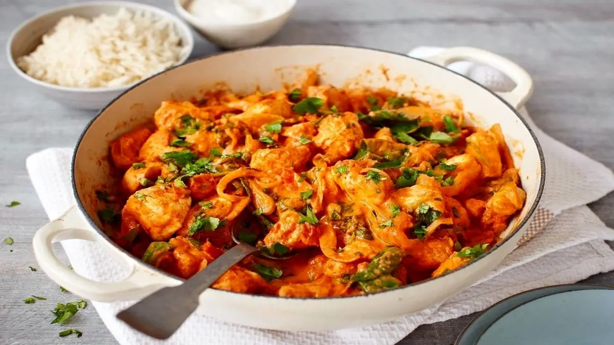 طرز تهیه خوراک هندی دو پیازه مرغ