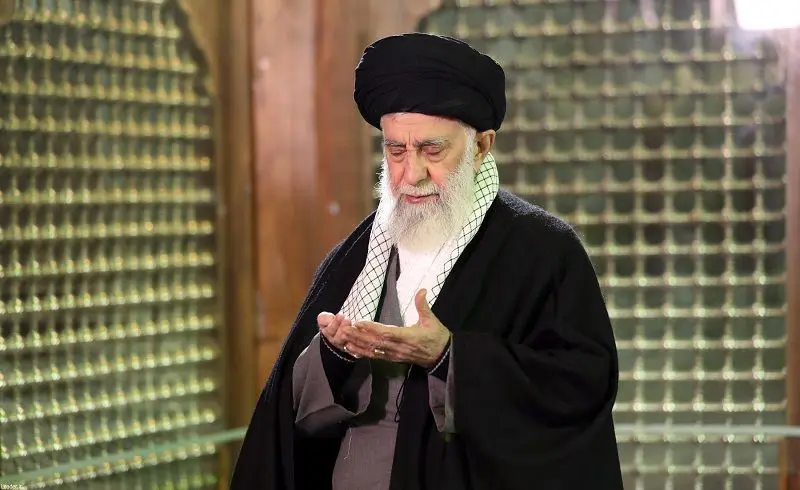 حضور رهبر انقلاب اسلامی در مرقد مطهر امام (ره)