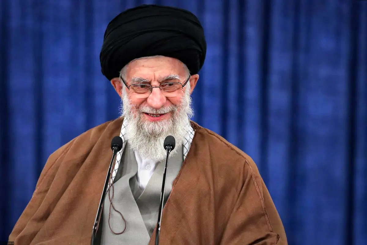 رهبر انقلاب سال ۱۴۰۰ را سال «تولید؛ پشتیبانی‌ها، مانع‌زدایی‌ها» نامگذاری کردند