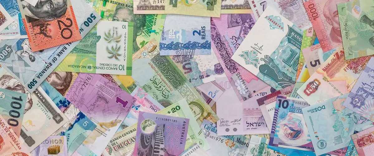 نرخ رسمی ۴۷ ارز در ۷ فروردین ۱۴۰۰